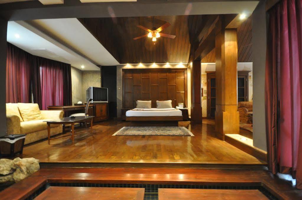 Siam Society Hotel And Resort Bangkok Bagian luar foto
